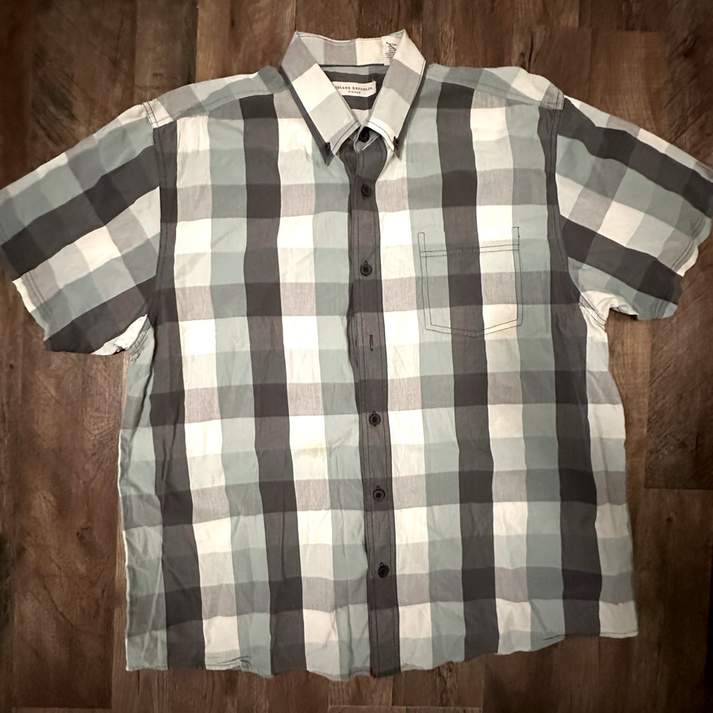 Island republic vintage men’s button up